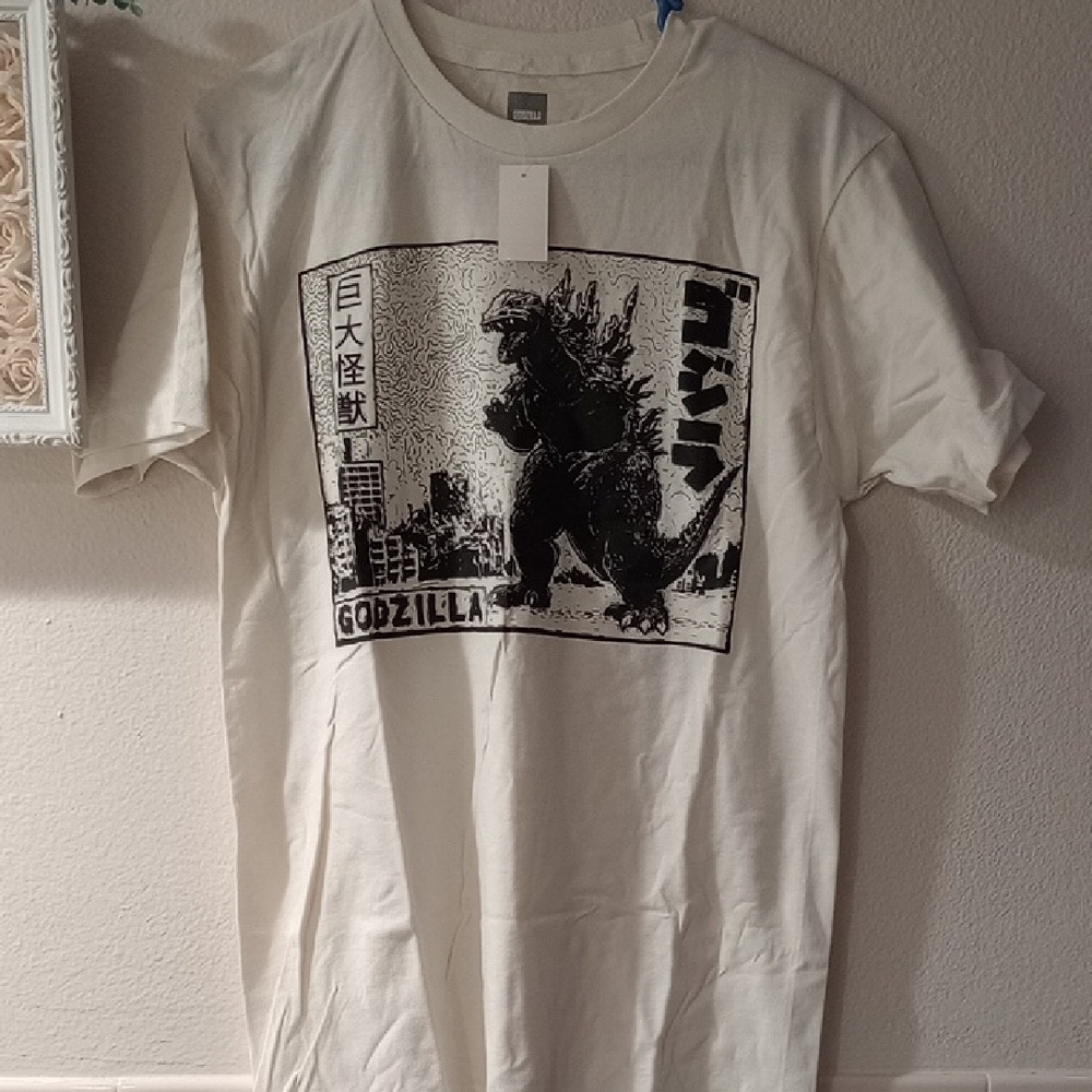 NWT Godzilla Graphic T-Shirt